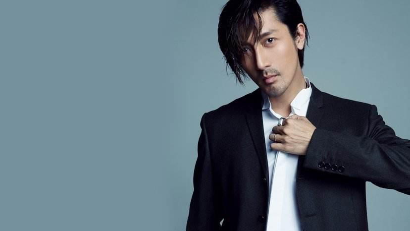 打造魅力男性風格，明星大叔的男士時尚指南