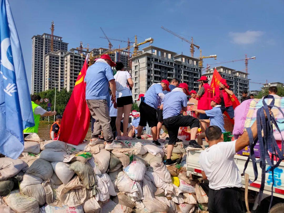 中藍航空最新動態(tài)揭秘，飛行中的溫情故事